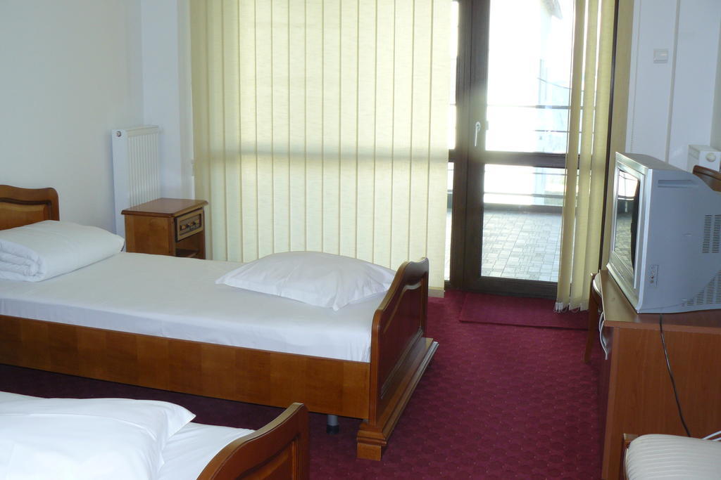 Cabana Muntii Parang Ranca Hotel Room photo